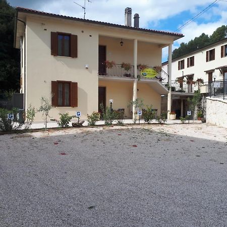 La Casa Dei Nonni Hotel Torre Orsina Bagian luar foto