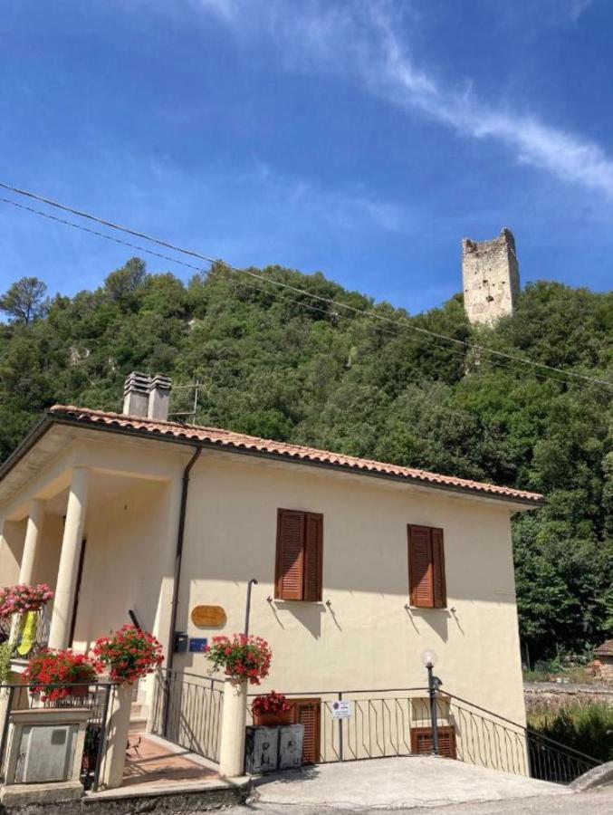 La Casa Dei Nonni Hotel Torre Orsina Bagian luar foto