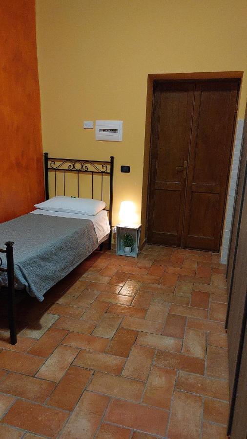 La Casa Dei Nonni Hotel Torre Orsina Bagian luar foto