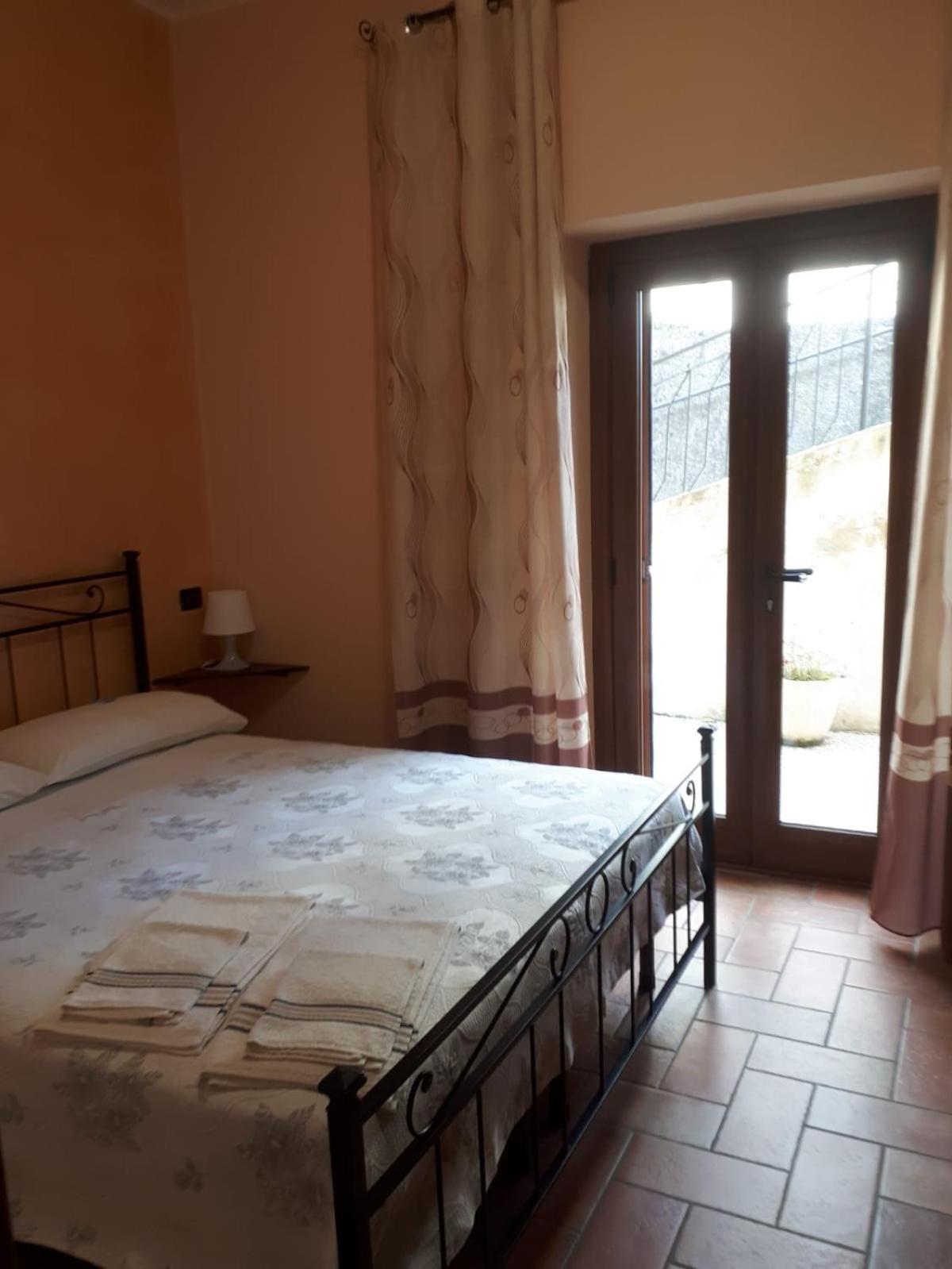 La Casa Dei Nonni Hotel Torre Orsina Bagian luar foto